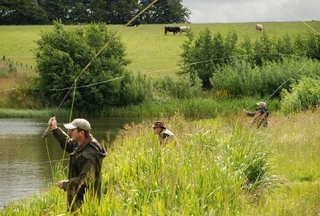  Pescadores en Lochan Uaithne 